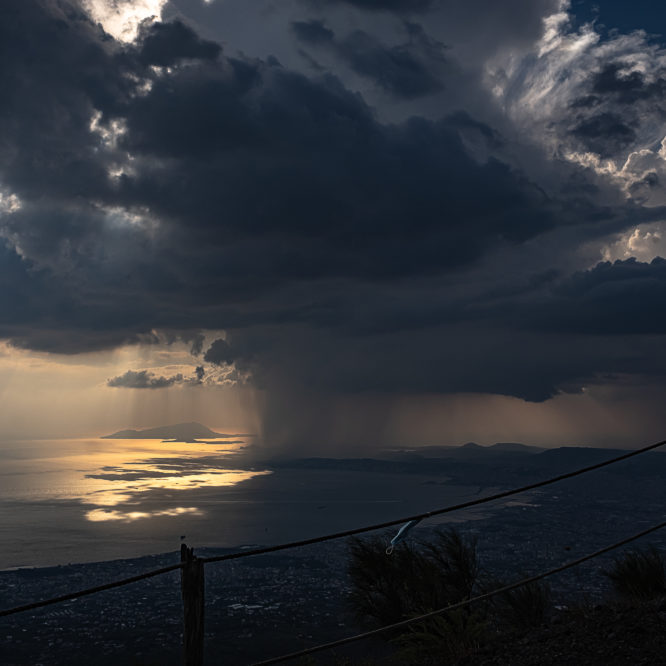 Regenwolken am Vesuv 2021