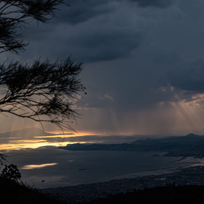 Regenwolken am Vesuv 2021
